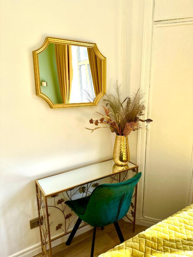 Gertrude'S Heart Apartment Riga Ngoại thất bức ảnh